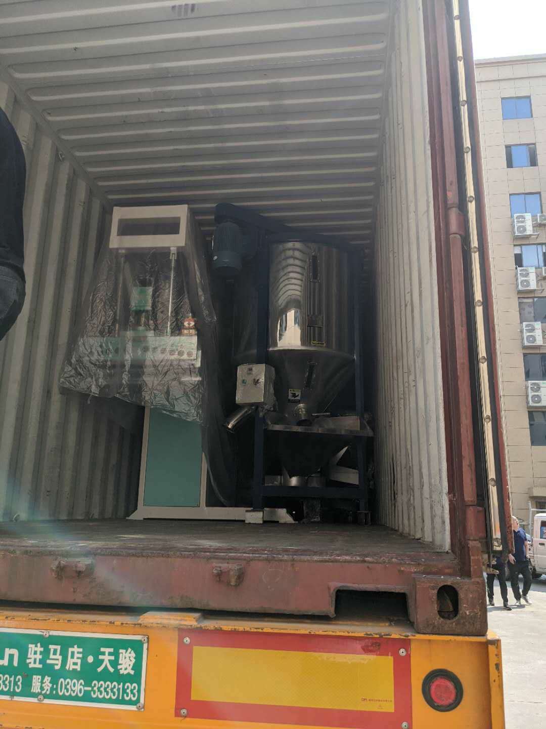 Penghantaran Mesin Extruder Dan Thermoforming Baru ke Malysiya